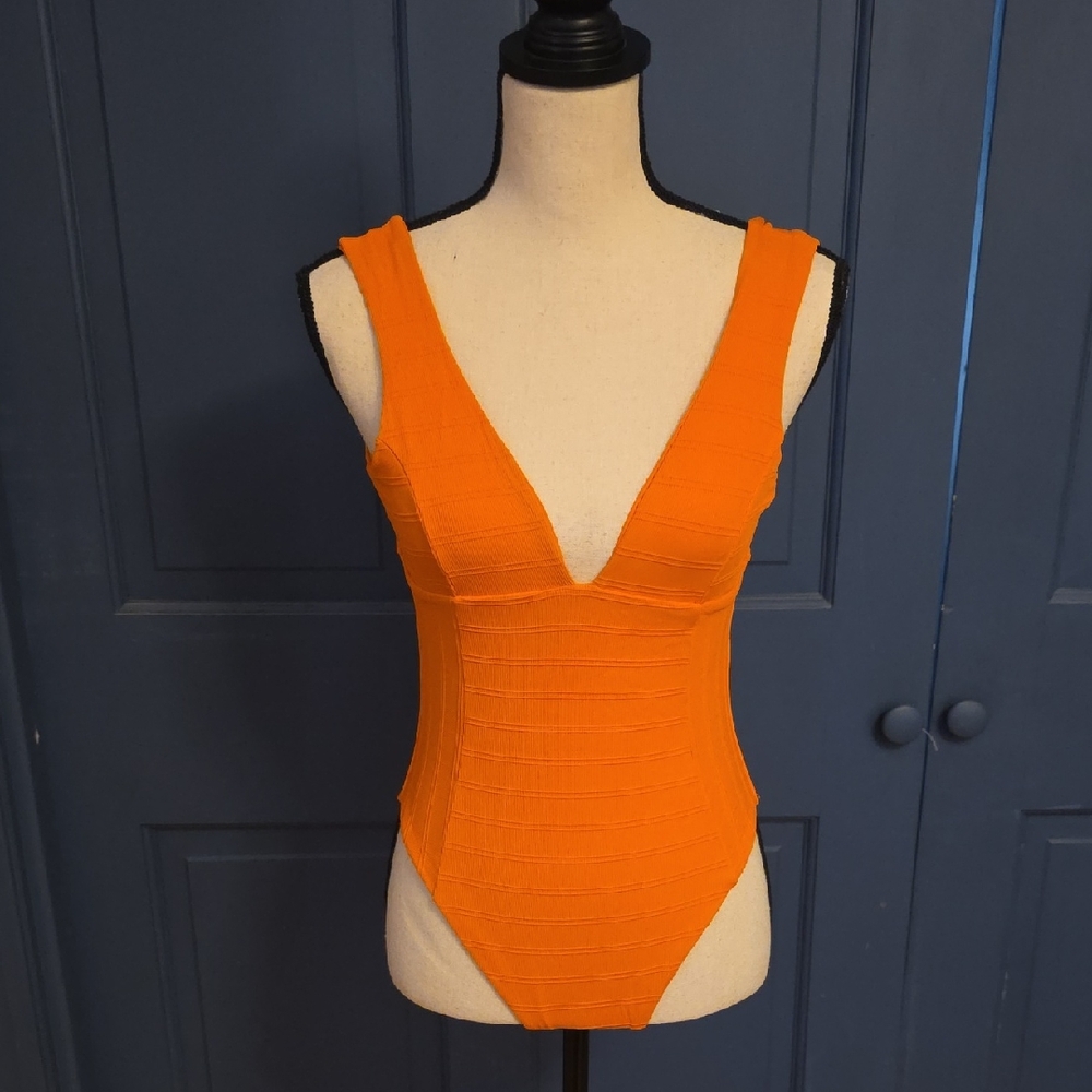NWOT l*space Deep V Ribbed Orange One Piece Maillot Swimsuit Open Back sz 8